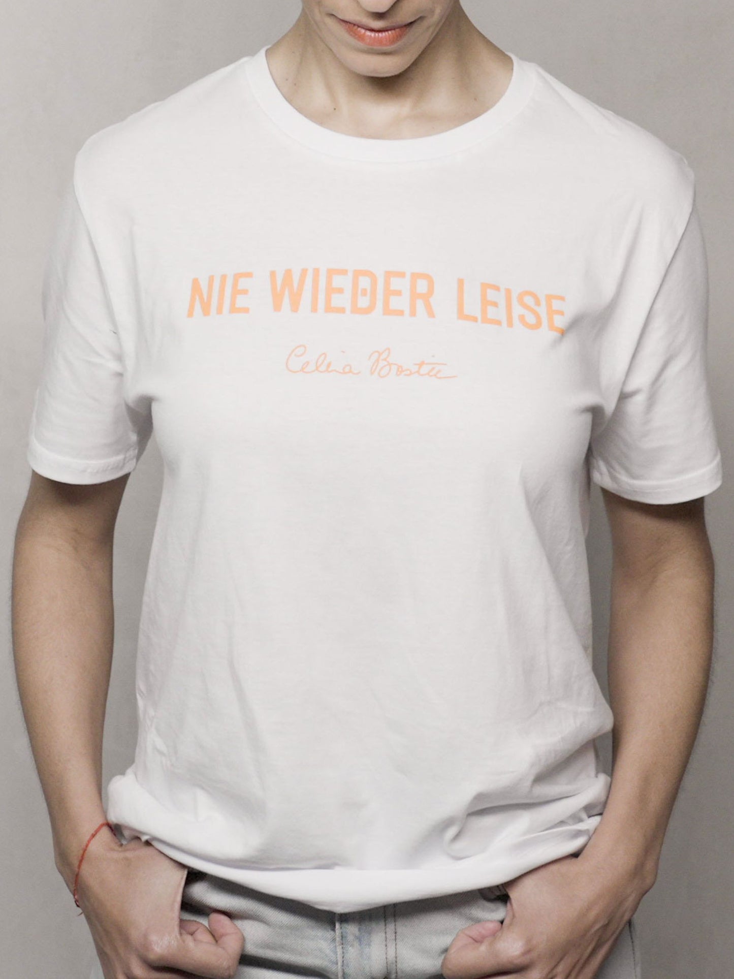 Celina Bostic - Nie wieder leise - Shirt Unisex (Orange Schrift)