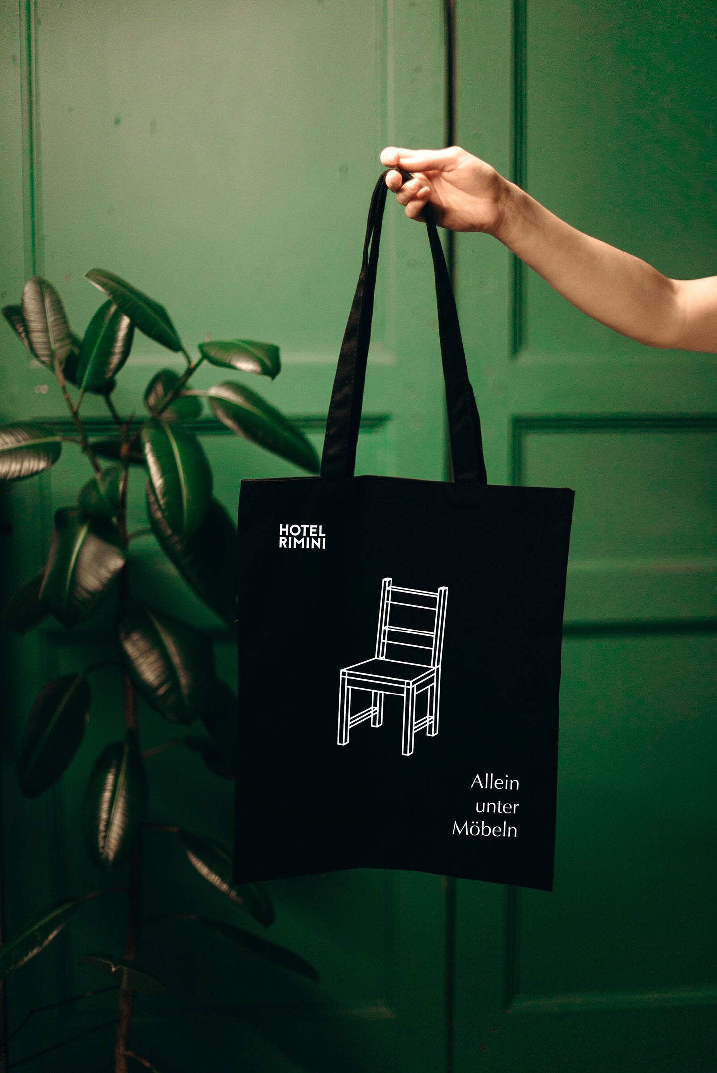 Hotel Rimini - Allein unter Möbeln - Tote Bag